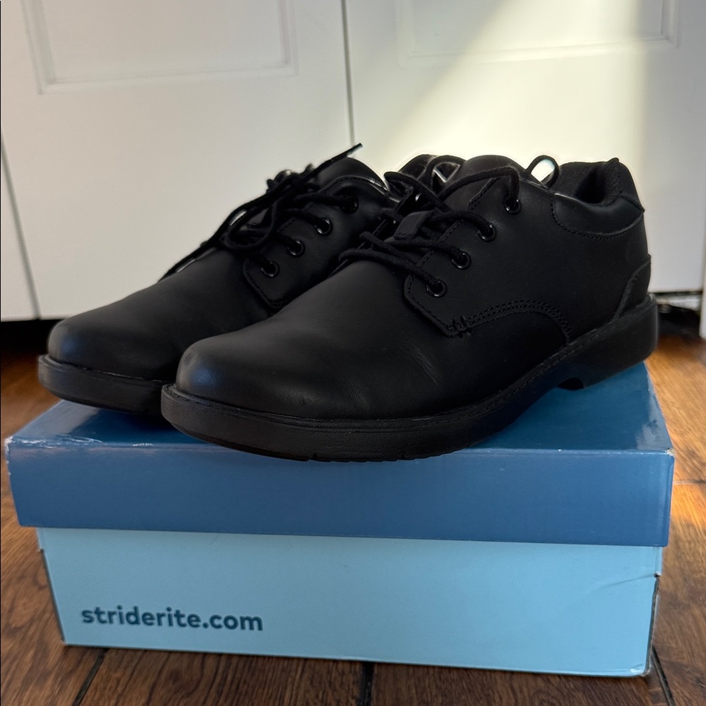 Stride Rite Classic Black Men's Oxfords